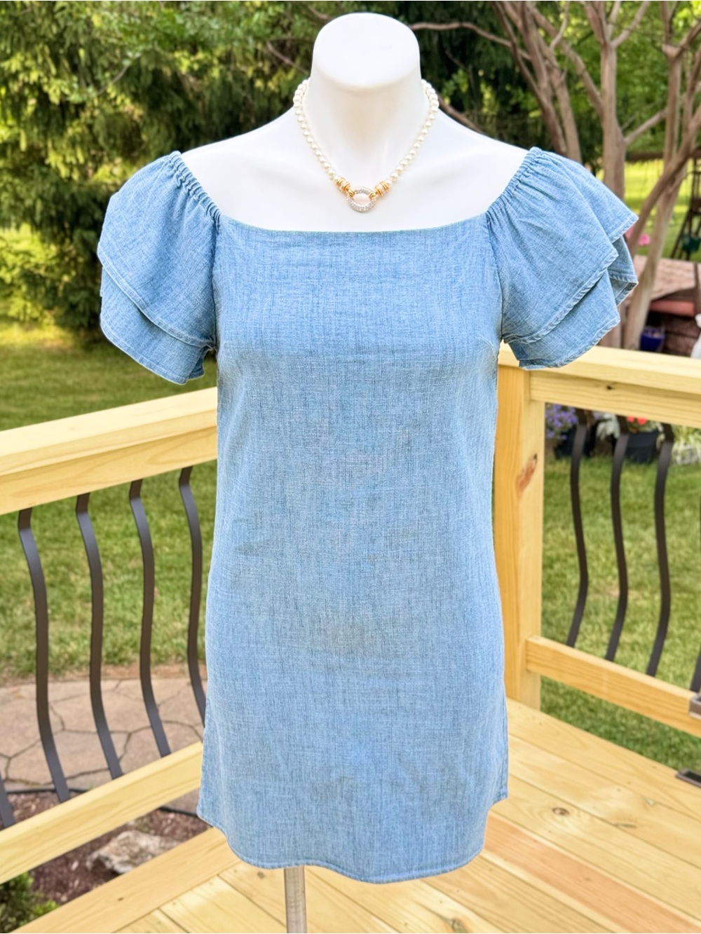 Alice + Olivia Light Blue Denim Inspired Ruffled Short Sleeve Mini Dress